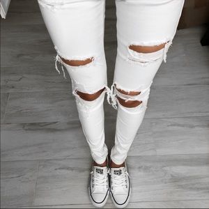 ✨Sale✨Polar distressed Jeans✨Reposh✨